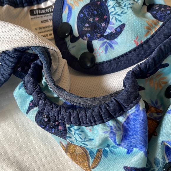 2 Thirsties swim diapers size 2 (9-36 month | 18-40 lbs) - Picture 10 of 12
